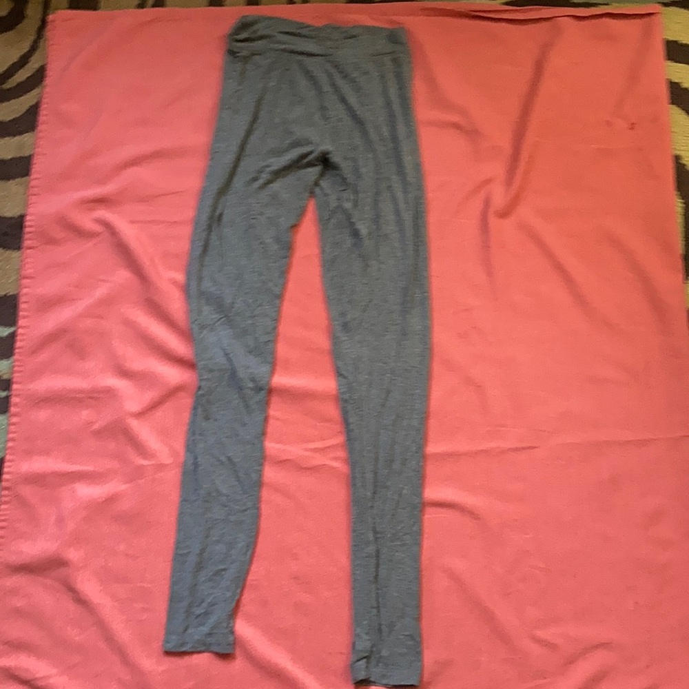 grey leggings